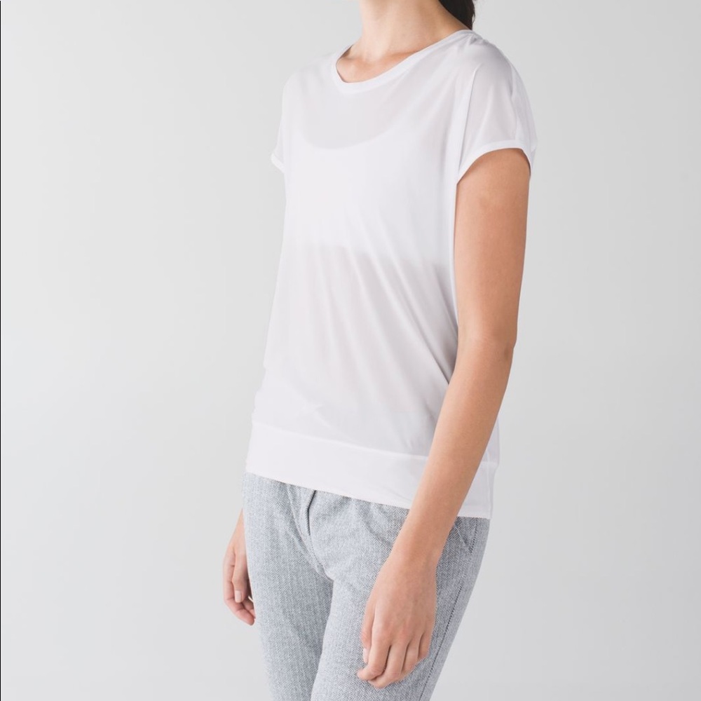 Lululemon Short Sleeve If You’Re Lucky Tee sz 6